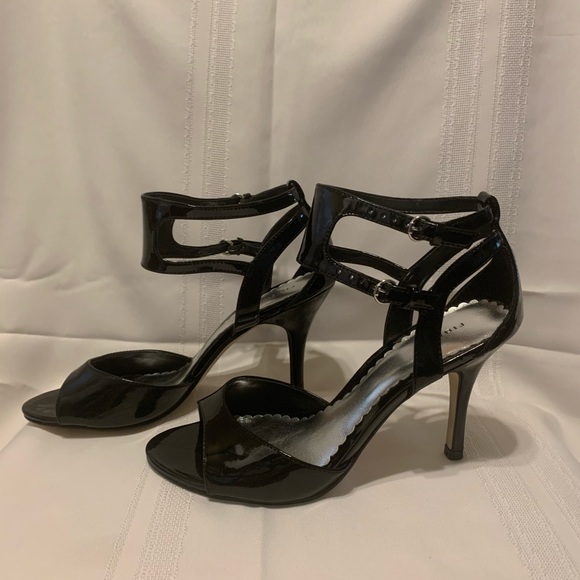 Open Toe Heels - Picture 2 of 8